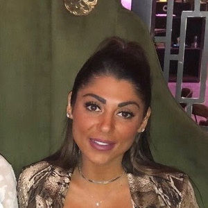 Meet your Posher, Christina